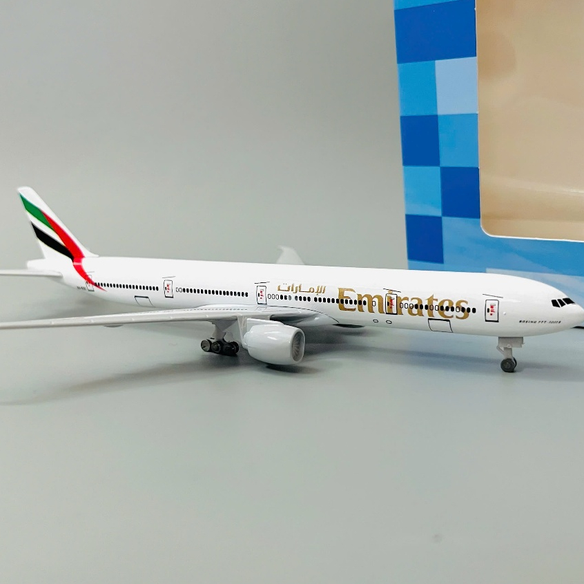MÁY BAY BOEING 777 EMIRATES AIRLINES. MÔ HÌNH KIM LOẠI CAO CẤP 20CM TỈ LỆ 1:400