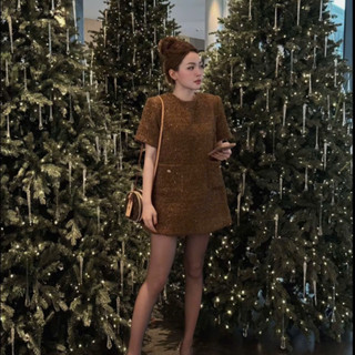 Váy babydoll dạ cộc tay suông cổ tròn kim sa đính khuy bạc siêu xinh. Thiết kế sang chảnh, độn 2 cầu vai. Thời trang nữ