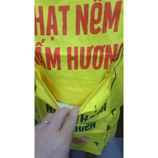 Tạp dề màu vàng quà từ Maggi