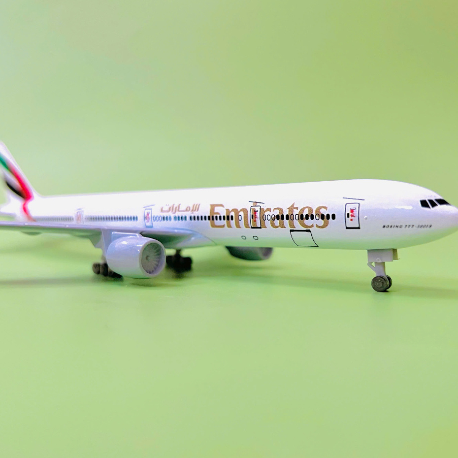 MÁY BAY BOEING 777-300ER HÃNG "EMIRATES AIRLINES" MÔ HÌNH KIM LOẠI CAO CẤP TỈ LỆ 1:400 20CM