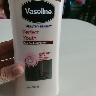 Sữa dưỡng thể vaseline chống nắng 350ml