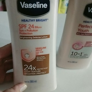 Sữa dưỡng thể vaseline chống nắng 350ml