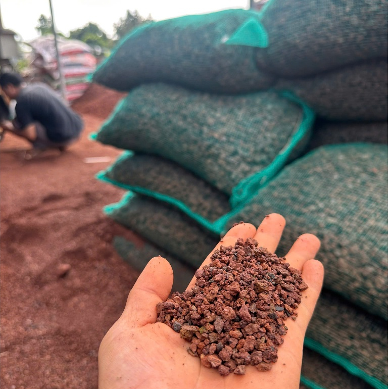 Bao 05kg- Đá nham thạch, dùng cho bể cá cảnh, bể thuỷ sinh - Phụ kiện THỦY SINH GIÁ RẺ AQUAGOLD