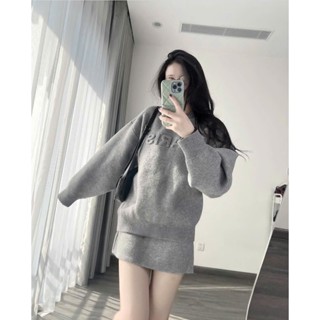 [ QCCC L1] Set Áo Len Dài Tay Form Rộng Mix Chữ In Nổi Phối Chân Váy Dáng Ngắn Trẻ Trung Cá Tính - LIING