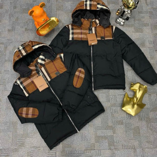 Áo khoác bomber gió nam nữ BBR dệt pha ngực và tay kẻ sọc màu thêu logo ngựa chiến phối mũ rời