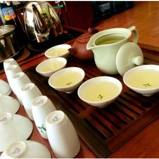 Hộp Trà Ôlong (Oolong) Mộc Sơn 100g Nguyên Chất hậu vị ngọt phù hợp làm quà tặng biếu Tết