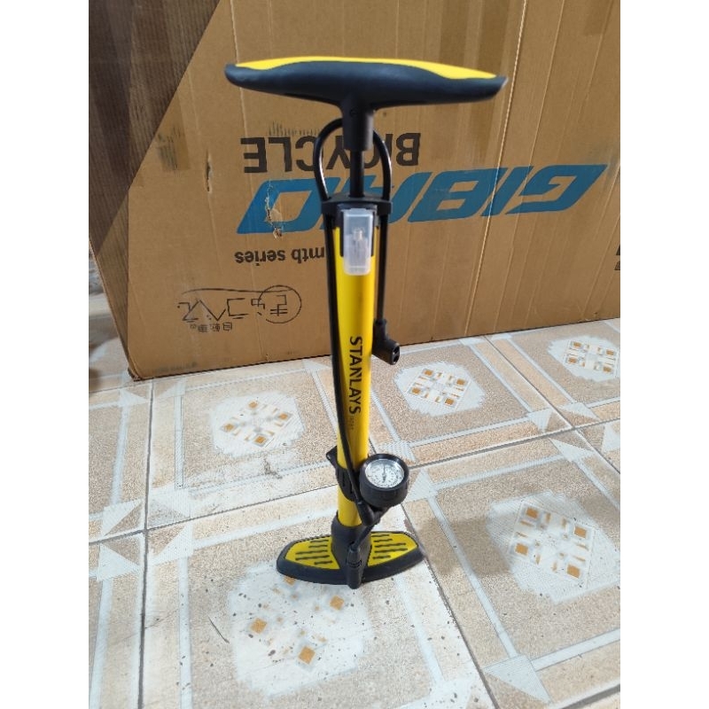bơm xe đạp STANLAYS có đồng hồ