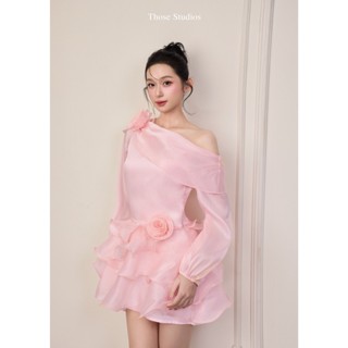THOSE STUDIOS Đầm bèo xếp tầng lệch vai 2 màu hồng và trắng dịu dàng, bánh bèo Velora Dress