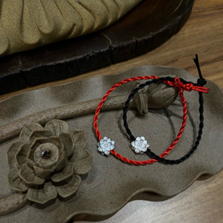 Vòng Tay Chỉ Đỏ Hoa Sen Bạc Ta May Mắn Bình An Handmade