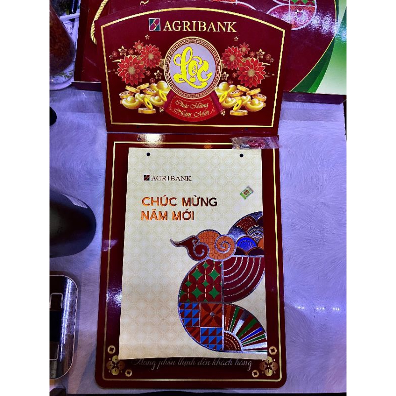 Lịch siêu đại ngân hàng Agribank màu đỏ 2025 KT 20× 30