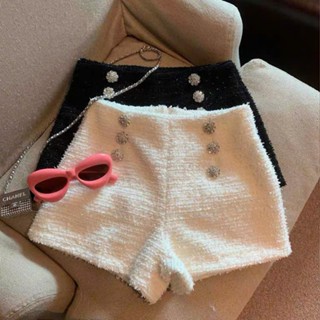 Quần short dạ bling 6 khuy hàng dáng chữ a 2 lớp dày dặn sẵn 2 màu đen trắng