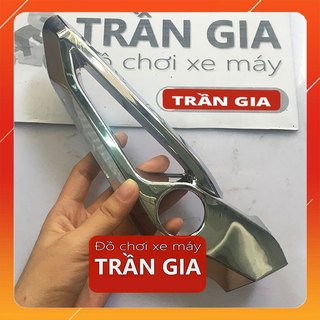 Ốp gác chân trước winner X