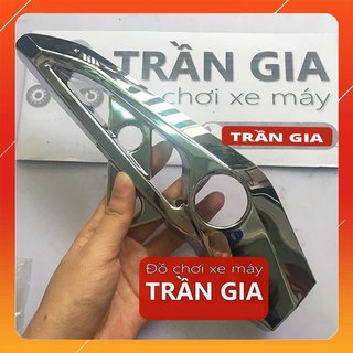 Ốp gác chân trước winner X