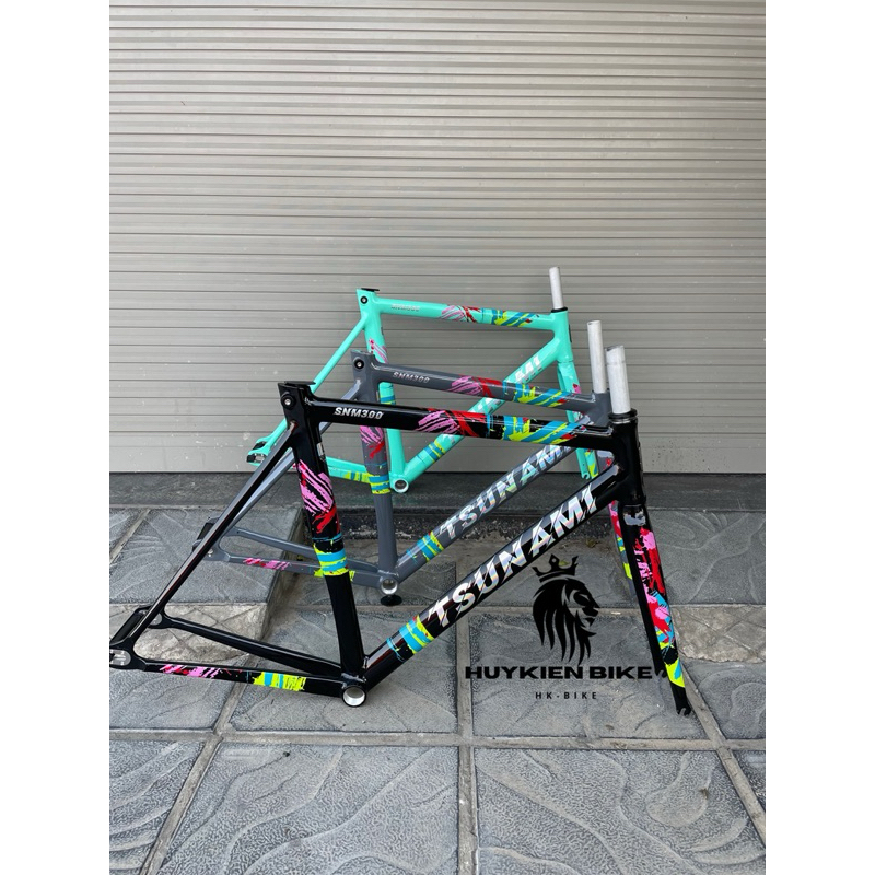 Khung xe đạp thể thao Fixed Gear Tsunami Snm300 có sẵn