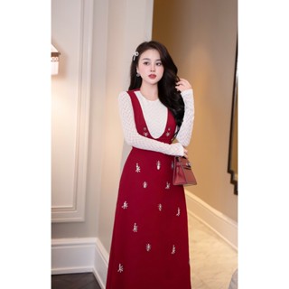  Amy đầm thiết kế váy nhung đỏ dáng yếm dài tay họa tiết đính đá nổi 
