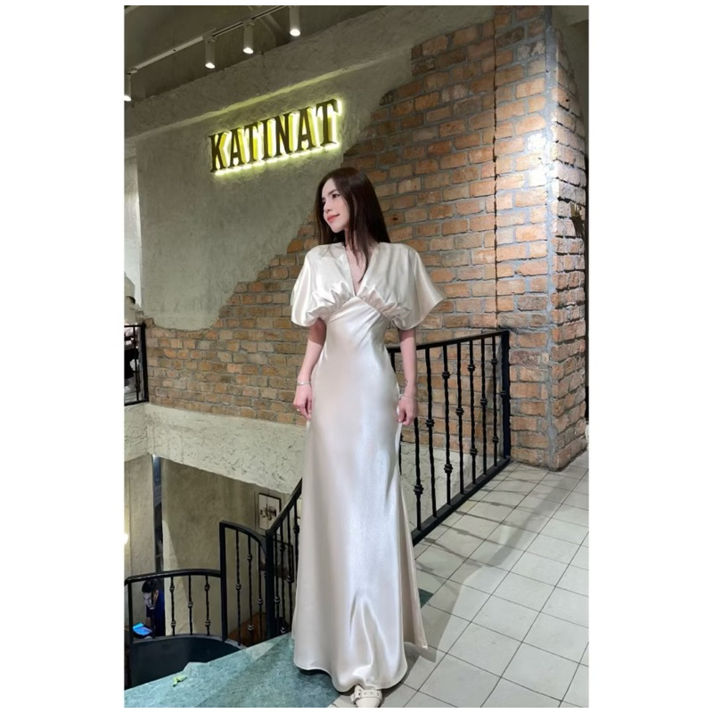 Moment House Áo lụa tay dơi sang trọng