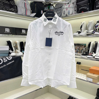 Áo sơ mi trắng nam dài tay Eo Vì thêu chữ kí ngực phối logo hoa chữ hai bên cổ basic boy phố SM183P