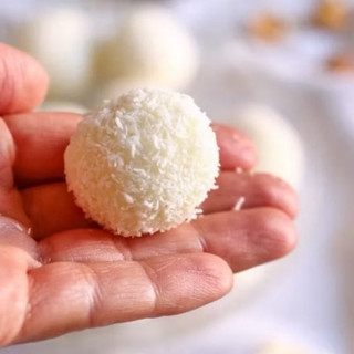  500g bánh phủ dừa nhân kem raffesilo thơm ngon 