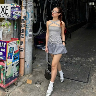 làminapparel - CROSS FRONT SLEEVELESS TOP