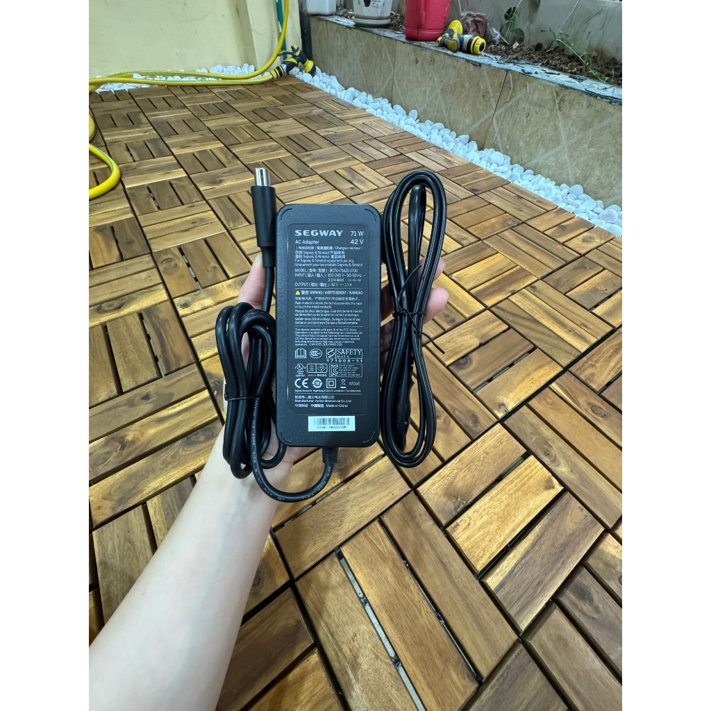 Bộ Sạc Xe Điện Scooter Segway Ninebot F2 F30 Plus F20