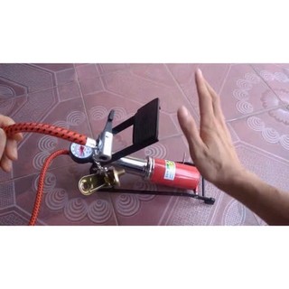 Dụng cụ bơm bánh xe bằng chân