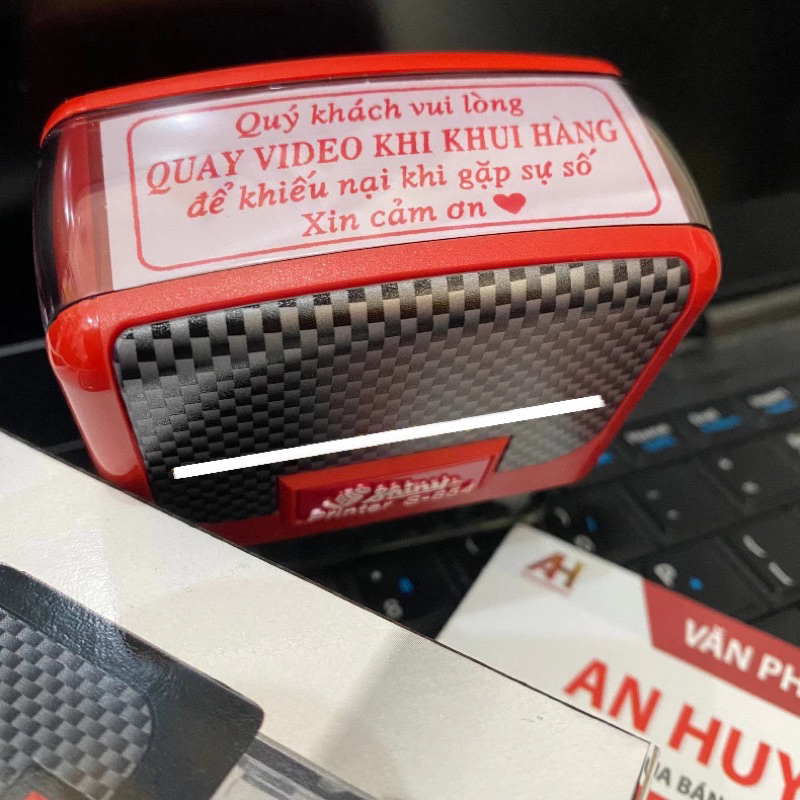 Khắc con dấu QUAY VIDEO KHI KHUI HÀNG