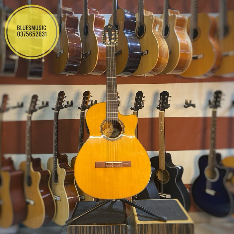 Đàn Guitar hiệu Duy Ngọc Sơmi Classic Mahogani Bắc Phi - EQ Met B12