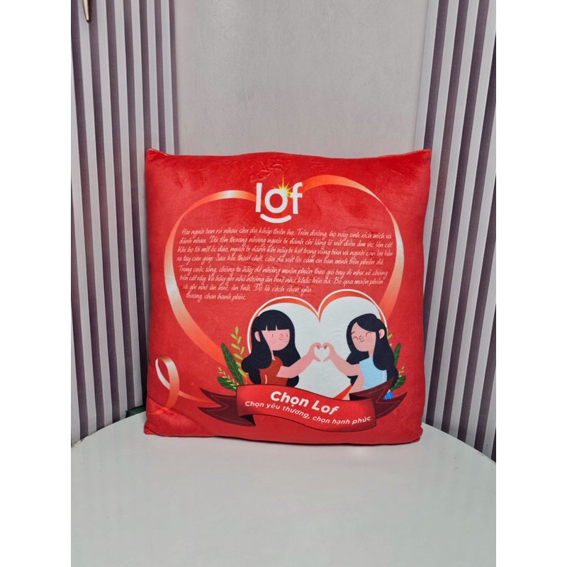 GỐI TỰA LƯNG MÀU ĐỎ. QUÀ TẶNG SỮA LOF
