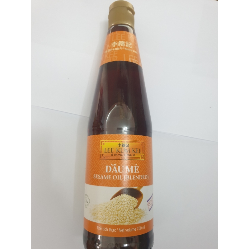 Dầu mè nhãn hiệu lee kum kee chai 750ml