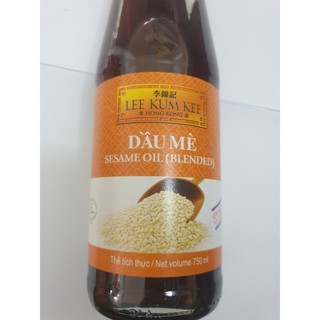 Dầu mè nhãn hiệu lee kum kee chai 750ml
