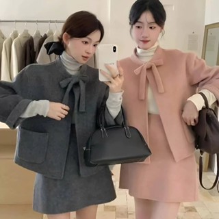 Set áo khoác dạ ép buộc nơ cổ 2 túi + Chân váy ngắn dáng chữ A Bộ đồ nữ thu đông sang trọng đi chơi đi làm T800G MONOKA