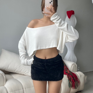 ÁO THUN GÂN LỆCH VAI FORM TO | NECCI.SAIGON