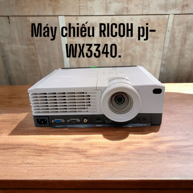 Máy chiếu DLP RICOH pj-wx3340.độ sáng 3000lm.bong chiết đã dùng 1800h.hinh thức đẹp trên 90%
