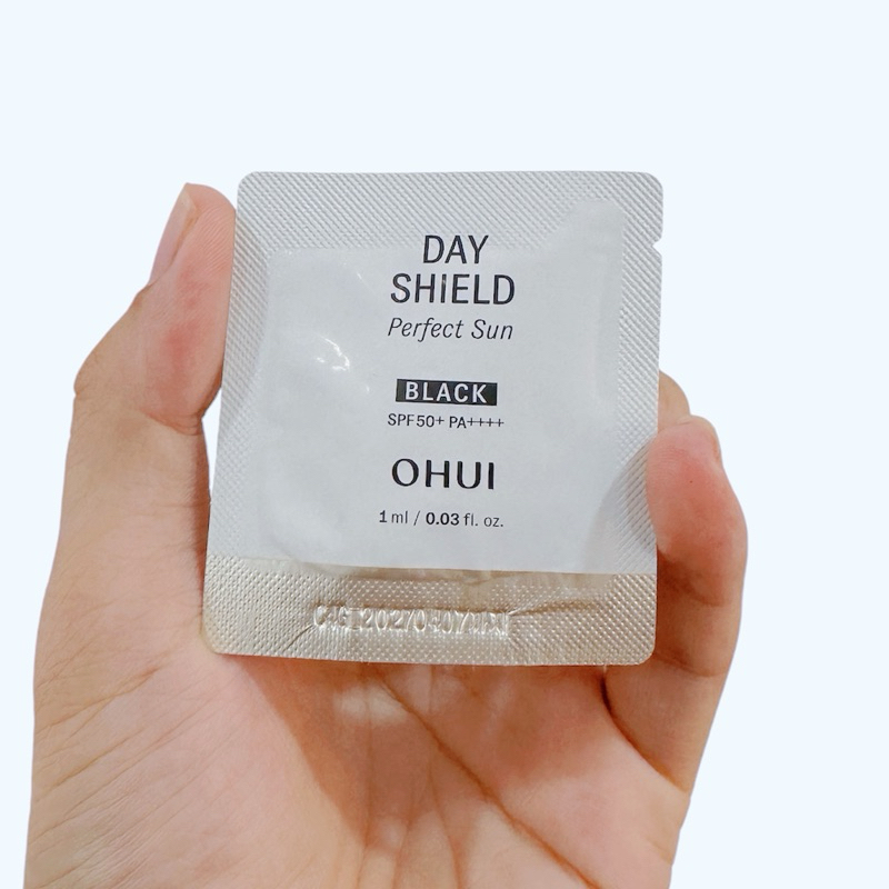 SAMPLE KEM CHỐNG NẮNG OHUI BẢO VỆ DA