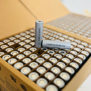 Pin Lishen 18650-2000mAh-Dòng xả 10C(20A) nội trở 13-14 .Pin mới 100%