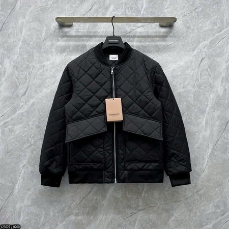 Áo Khoác Bomber phao túi hộp siêu dày hàng chuẩn 1;1 hot nhất trong đông nay 2023.