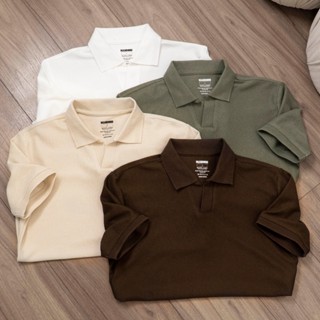 Áo thun polo nam REBO cổ chữ V chất vải dệt họa tiết xương cá cao cấp, chuẩn form, năng động - MANDINNI