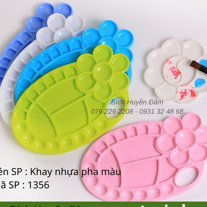 Khay nhựa pha màu vẽ trang trí bánh
