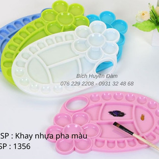 Khay nhựa pha màu vẽ trang trí bánh