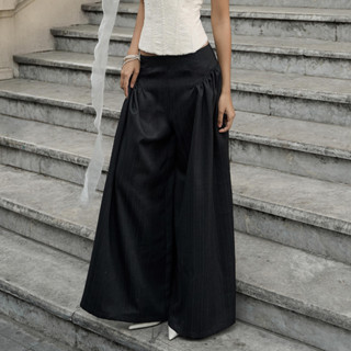 Quần ống rộng nữ Xõa Trousers dáng cạp lửng họa tiết sọc kẻ mờ, chi tiết nhún bên hông - oula studios