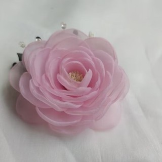 Hoa cài áo handmade Canto màu hồng phấn