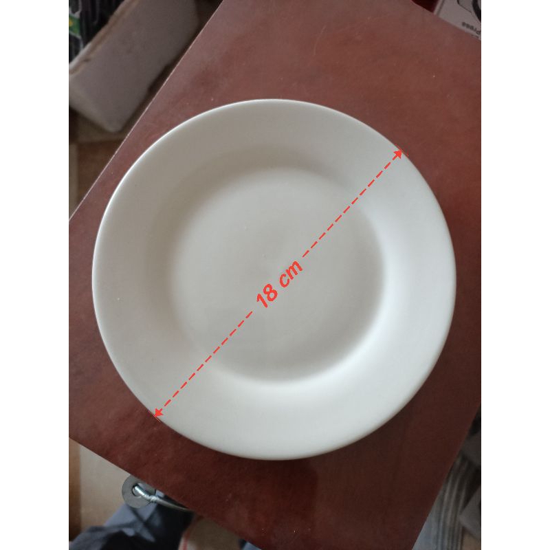 Đĩa sứ trắng tròn miệng rộng 18 cm