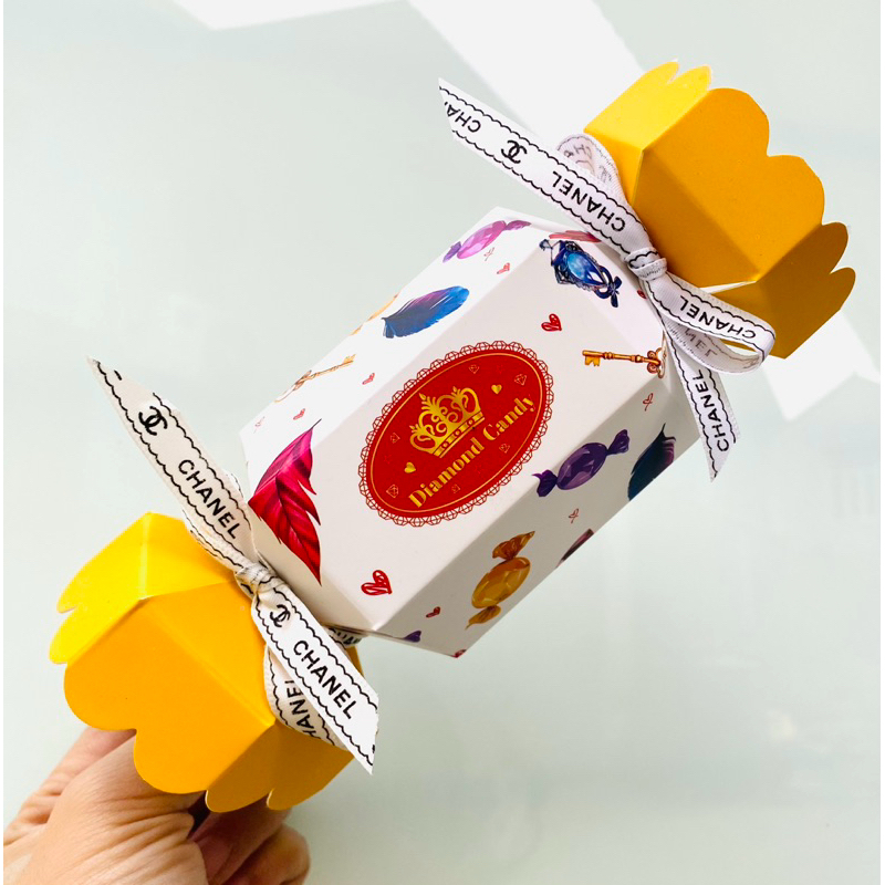 Hộp quà đựng quà noel hình kẹo xinh xẻo ( k bao gồm dây)