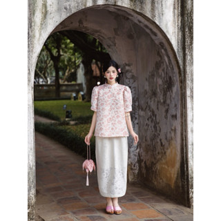 Set áo hoa và chân váy ren bút chì dáng dài