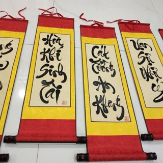 Biểu Lụa Câu Đối Đỏ Treo Trang Trí Xuân Tết - Tranh Liễn Thư Pháp Thủ Công Cao Cấp - Size 23x80cm