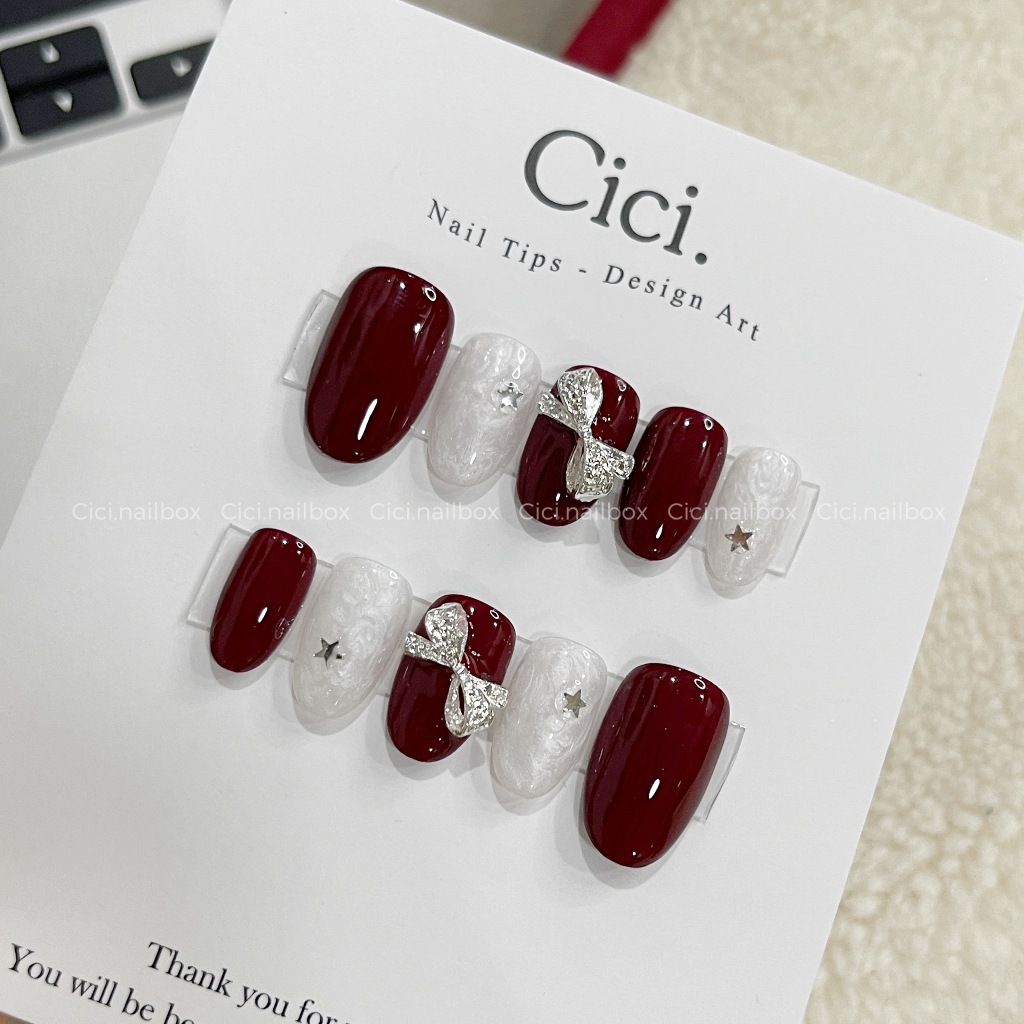 Móng úp thiết kế đỏ đô form ngắn charm bạc cao cấp C236 nail tết tôn da by Cici.nailbox