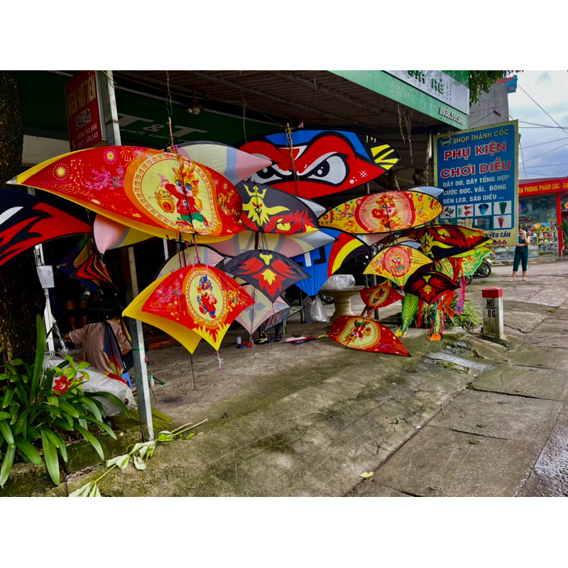 diều cacbon 1,7m khung nan xoắn vip