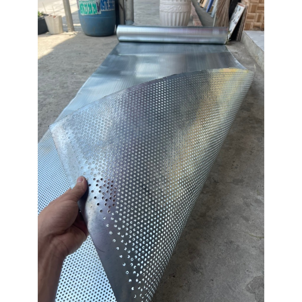 ( Khổ rộng 1m - dài 1m ) tôn sắt mạ kẽm bạc,tôn đục lỗ mạ kẽm,tôn đục lỗ tròn