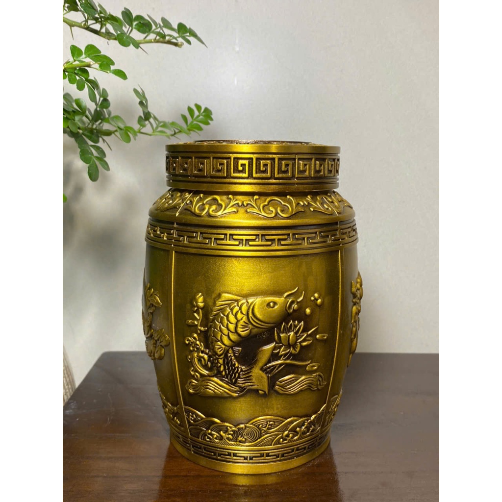 Hũ đựng trà họa tiết cá chép bằng đồng vàng