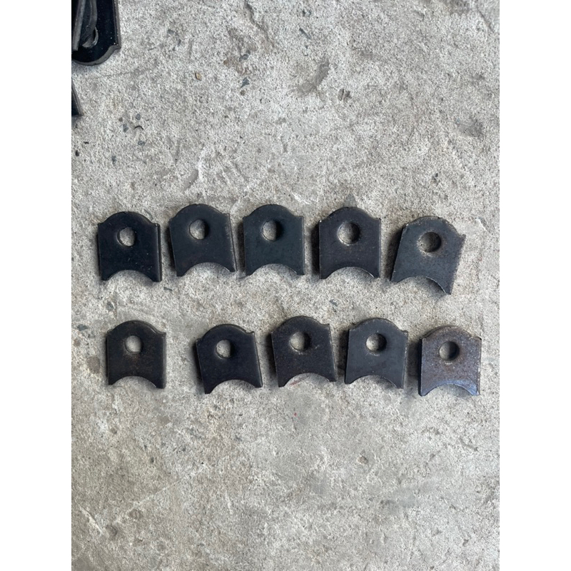 Bộ 10 tai vách hàn vào chuồng heo, chuồng lợn